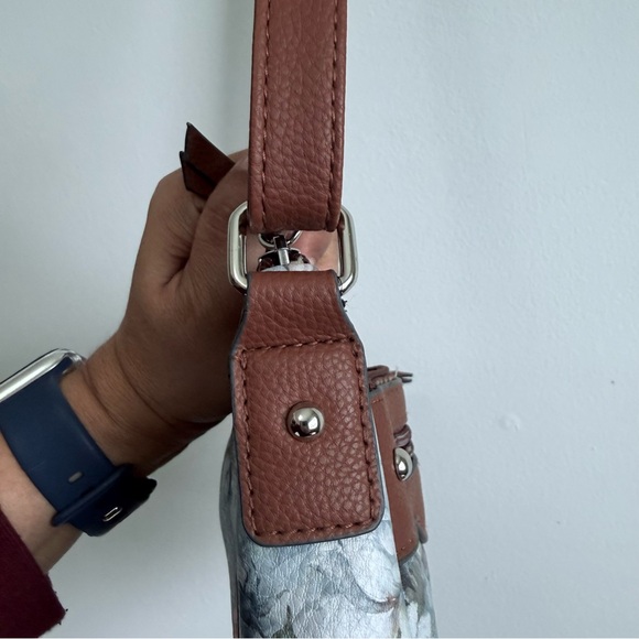 Rosetti Vintage Style Floral Crossbody Bag with Brown Trim & Multi-Pockets - Picture 6 of 11